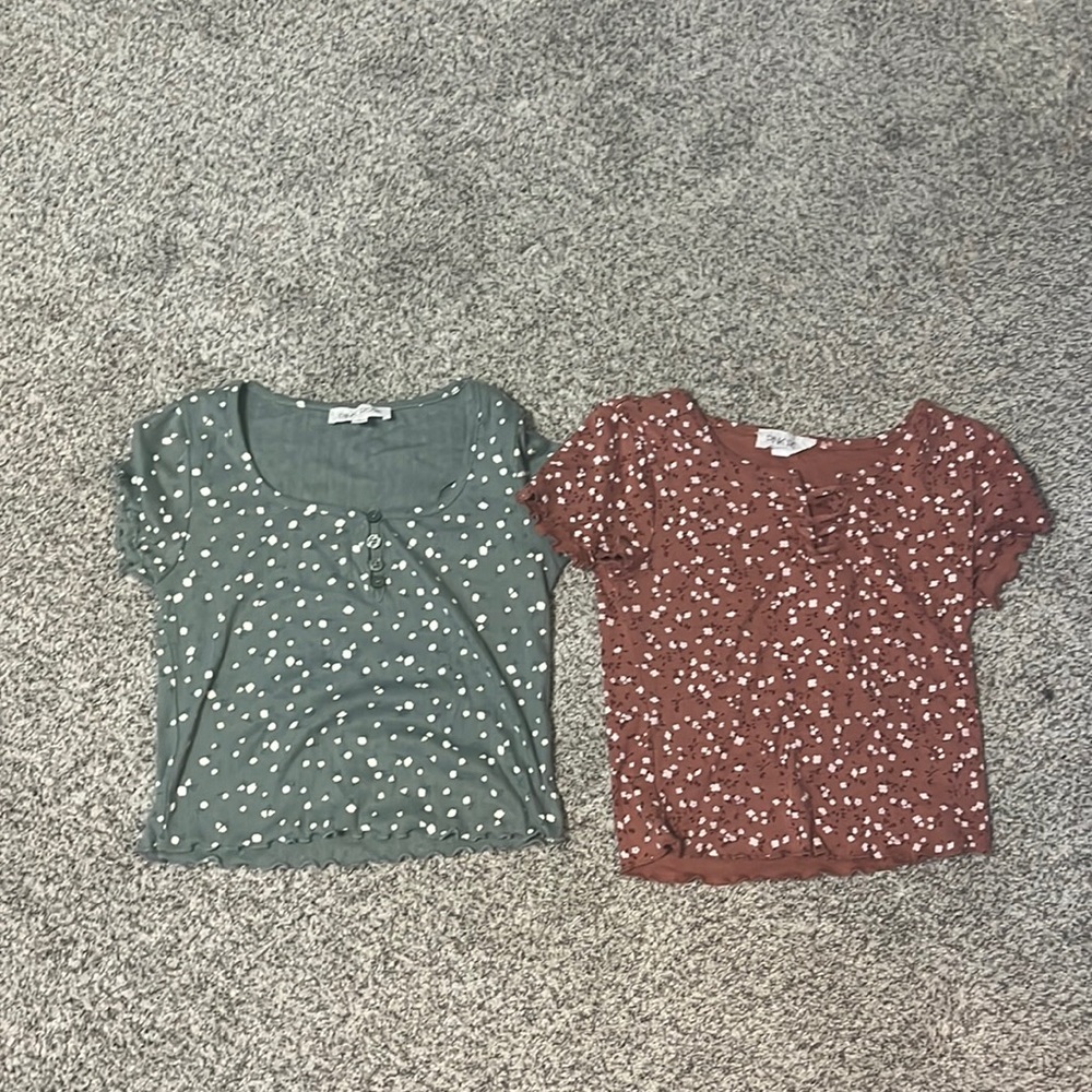 Tight-Fit Ribbed Tee